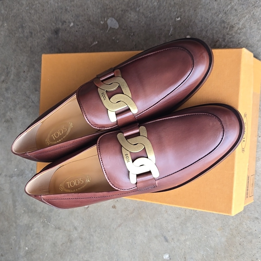 TOD'S brown leather KATE loafers with leather sole, size 9.5